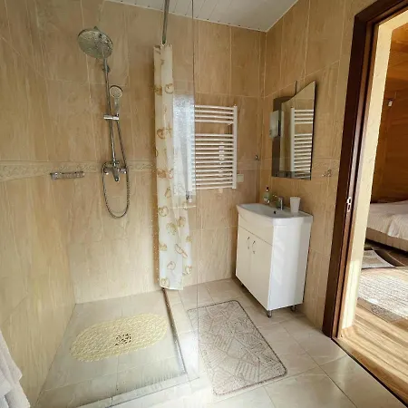 сонячний лаз Venkovský dům *